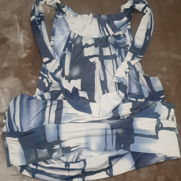 Top - Picture 2 of 3